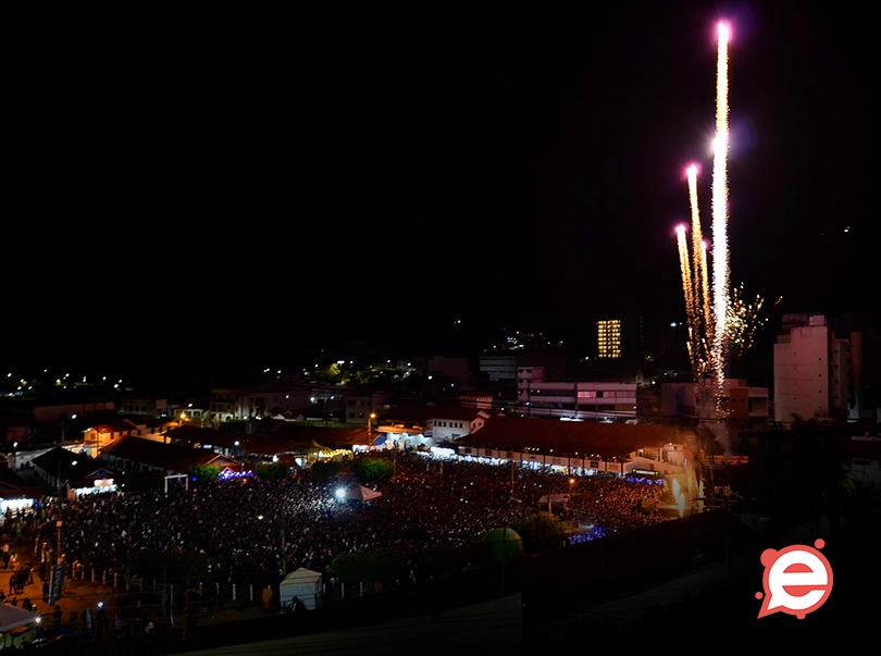 Dennis o Brabo Bate Recorde com mais de 10 Mil Pessoas na Expoleo 2026 🚀 3 Multidão no show de Dennis o Brabo com mais de 10 mil pessoas